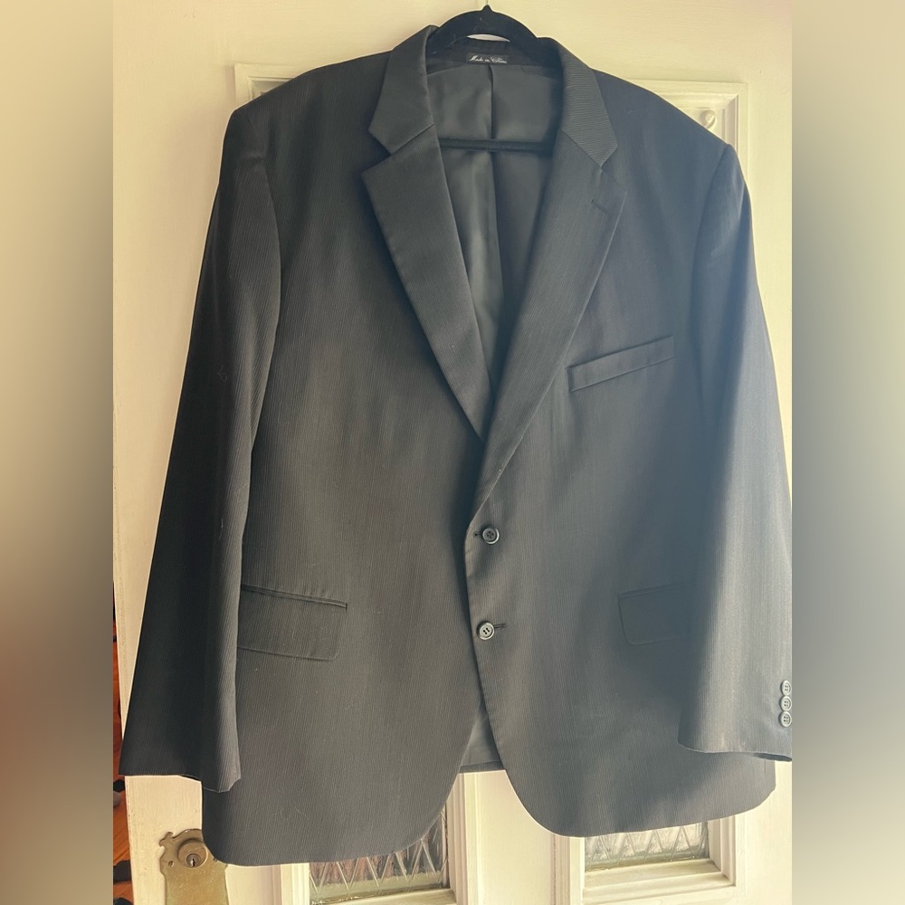 Adolfo Navy Suit extra fine pinstripe. Big men size 51R
Great condition